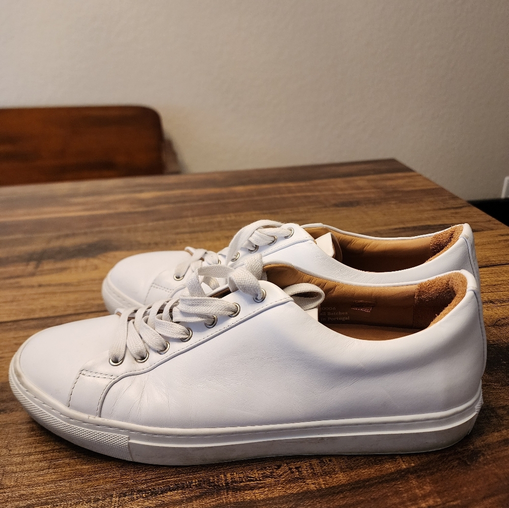 Thursday Womans Leather Sneakers Size 10 White.
